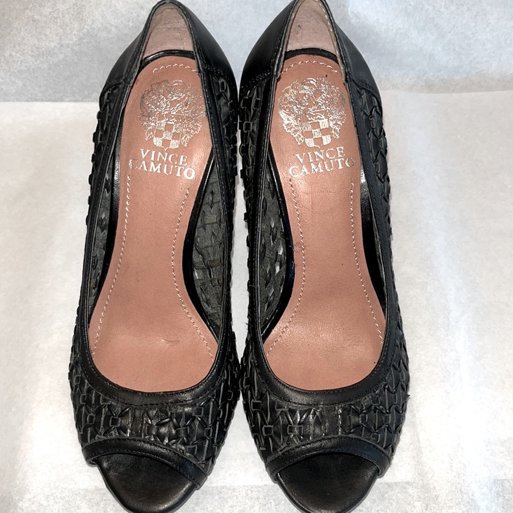 VINCE CAMUTO Woven Leather Peep Toe Platform Heels    Size 6